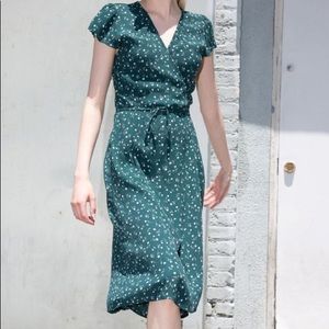 BRANDY MELVILLE ROBBIE WRAP DRESS